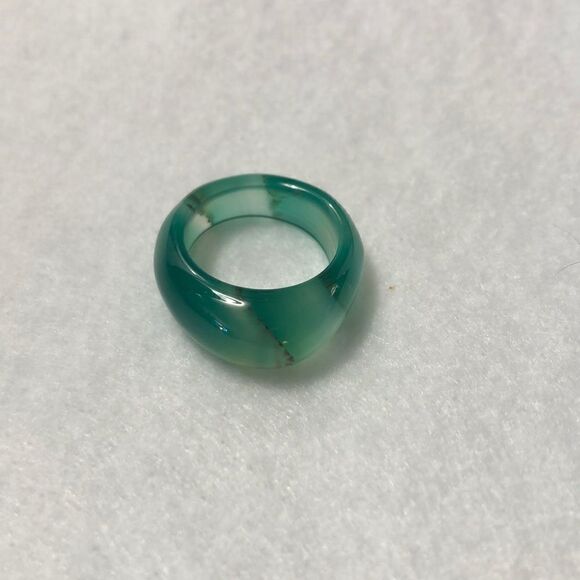 JADE RING, Size 8 1/2, UNISEX. Approximately Sz 8 1/2 translucent perfect - Picture 1 of 7
